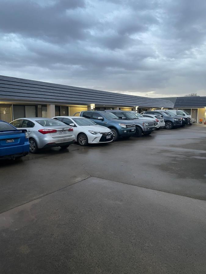 Shepparton Motor Inn Tudor House Motel Εξωτερικό φωτογραφία