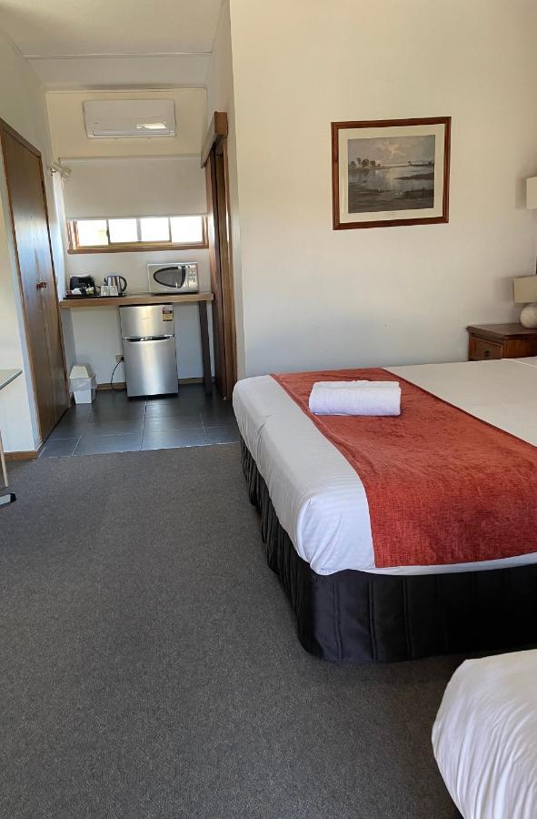 Shepparton Motor Inn Tudor House Motel Εξωτερικό φωτογραφία